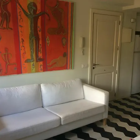 Moderno Sobre El Rio Hotel Girona