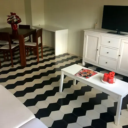 Hotel Moderno Sobre El Rio 3*