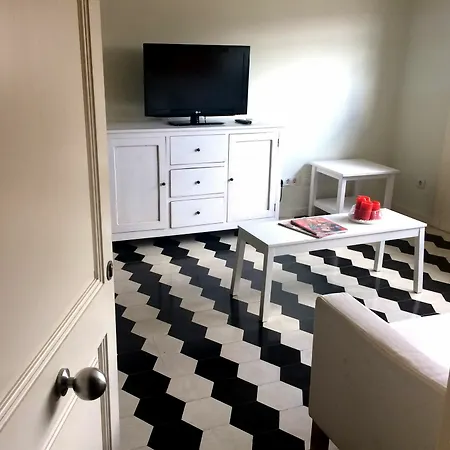 Moderno Sobre El Rio Hotel 3*