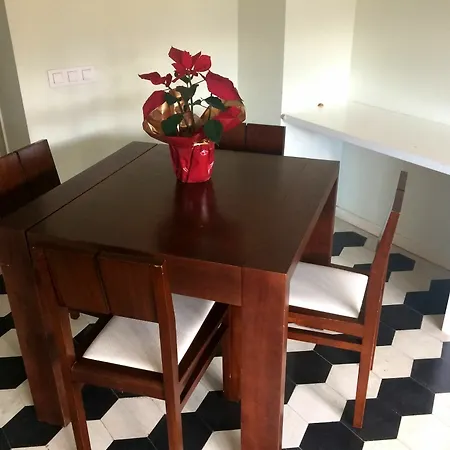 Moderno Sobre El Rio Hotel
