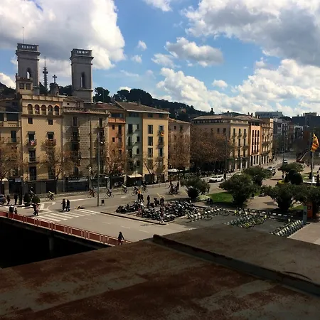 Moderno Sobre El Rio 3* Girona